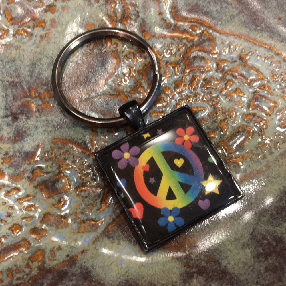 Hippie peace sign keychain